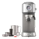 Cafetera Compacta Oster para Espresso y Cappuccino Bomba Italiana 15 Bares Plateada